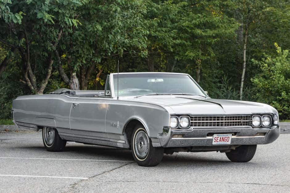 1966 Oldsmobile 98 sold for $15,350