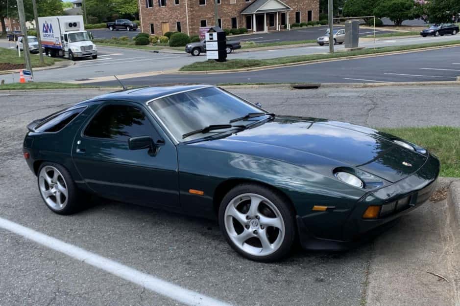 1982 Porsche 928 sold for $26,928