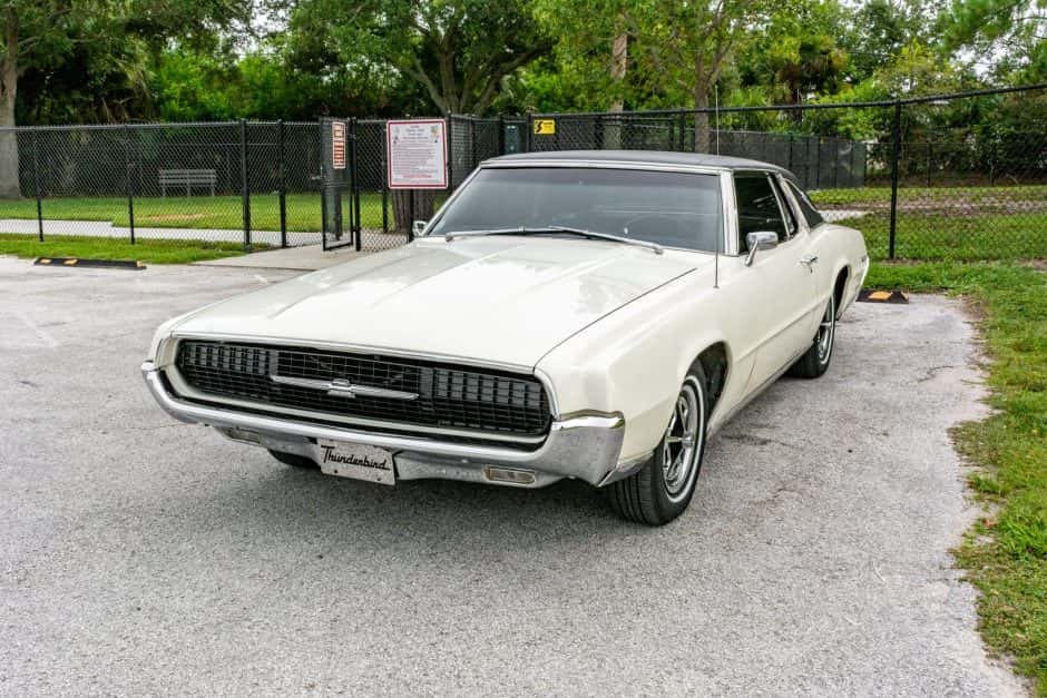1967 Ford Thunderbird (1967-1971) sold for $8,000