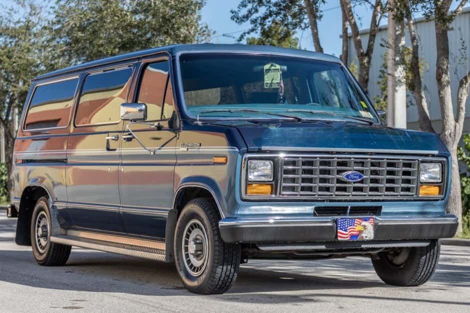 1988 Ford Econoline Van sold for $12,100