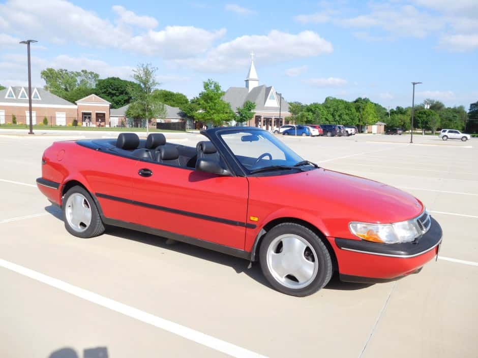 1995 Saab 900 sold for $6,650