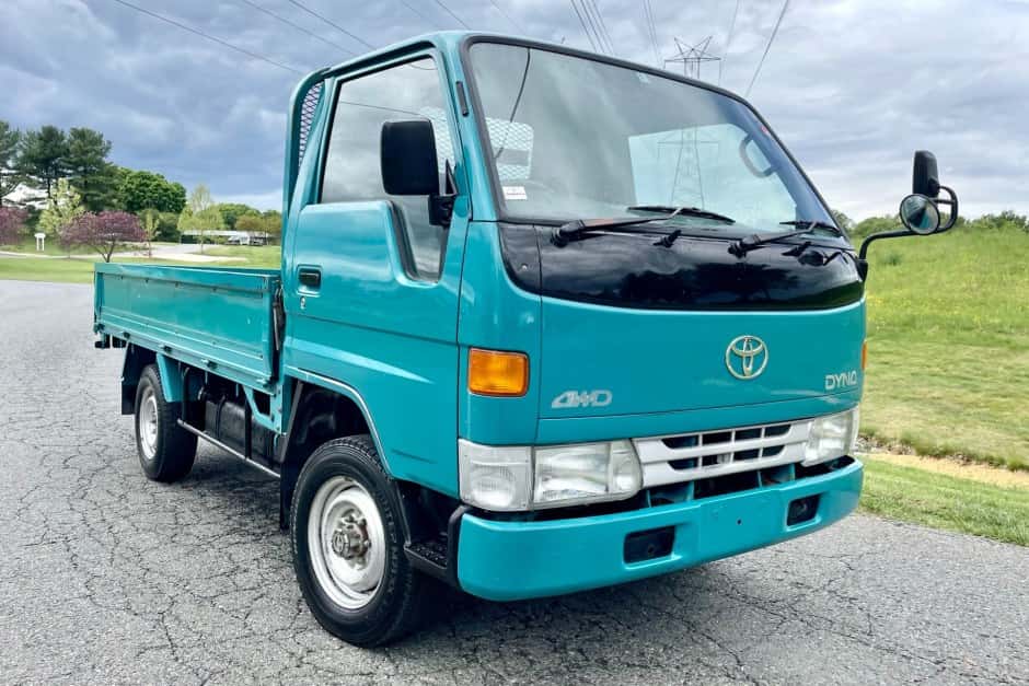1996 Toyota Dyna sold for $12,250