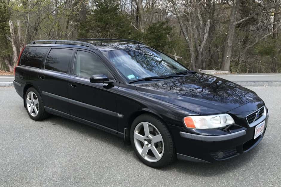 2004 Volvo V70R sold for $10,750