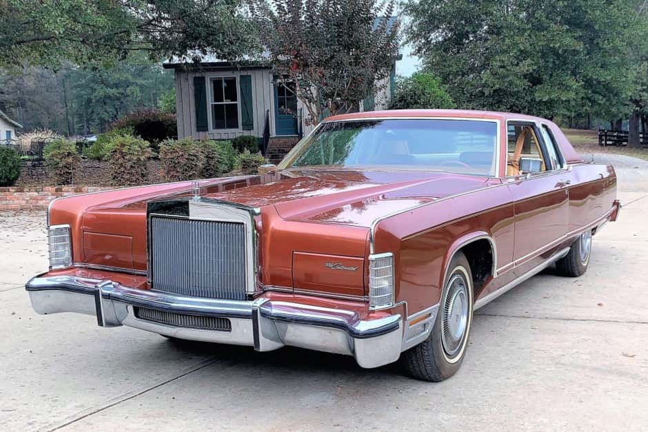 1977 Lincoln Continental (1970-1979) sold for $12,500