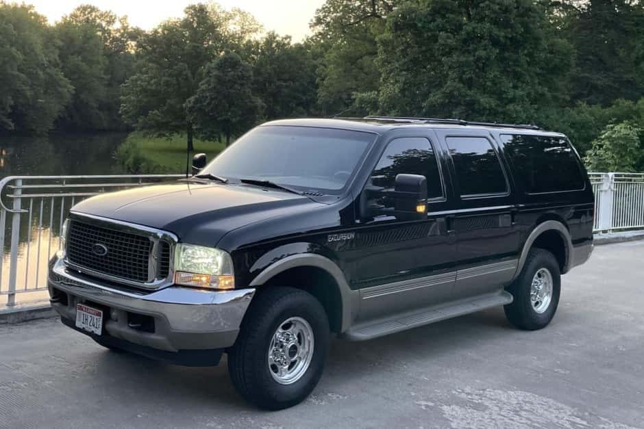 2001 Ford Excursion sold for $21,250