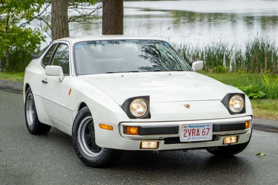1985 Porsche 944 sold for $7,200