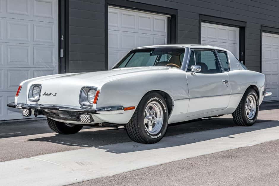 1977 Studebaker Avanti sold for $12,000