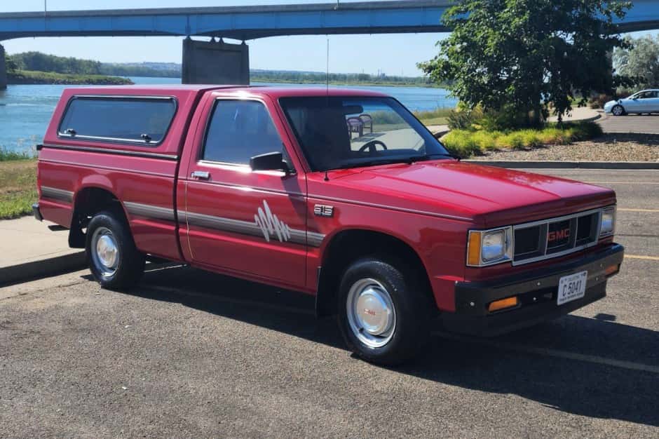 1989 GMC S-15 Sonoma (1982-1993) sold for $15,250