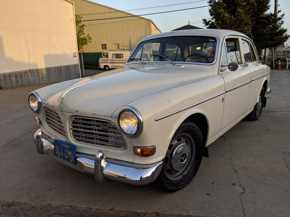 1966 Volvo Amazon sold for $9,000