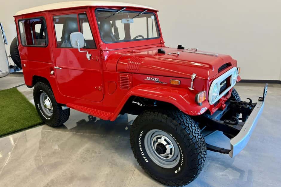 1971 Toyota Land Cruiser FJ40 sold for $32,250