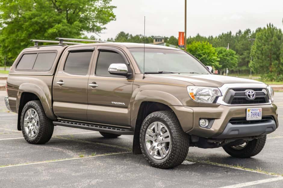2015 Toyota Tacoma (N2X0 2005-2015) sold for $31,000