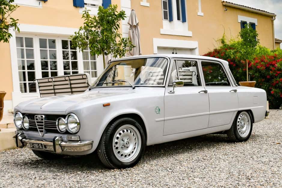 1972 Alfa Romeo 105 Series Sedan sold for $40,000