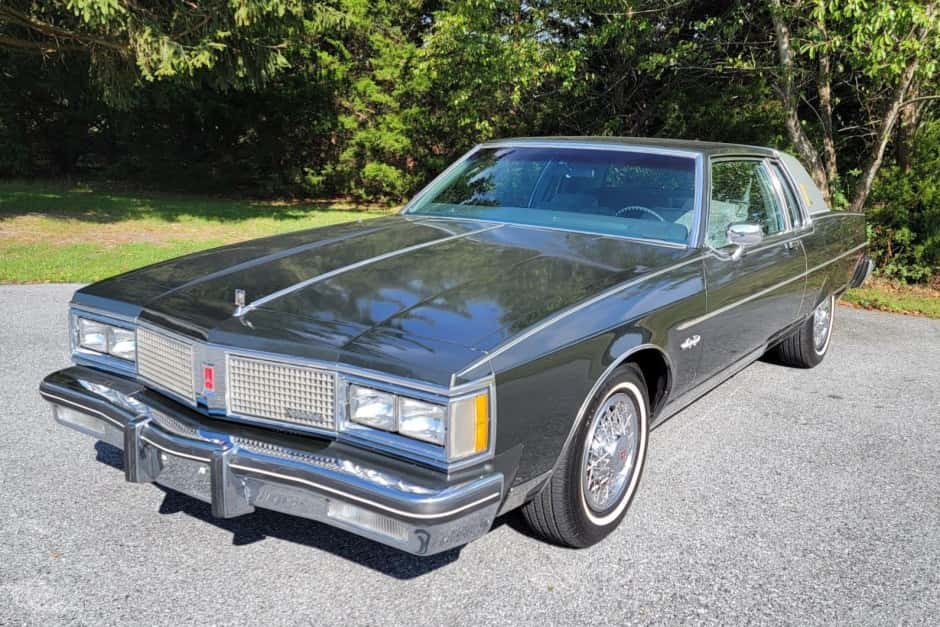 1983 Oldsmobile 98 sold for $11,500