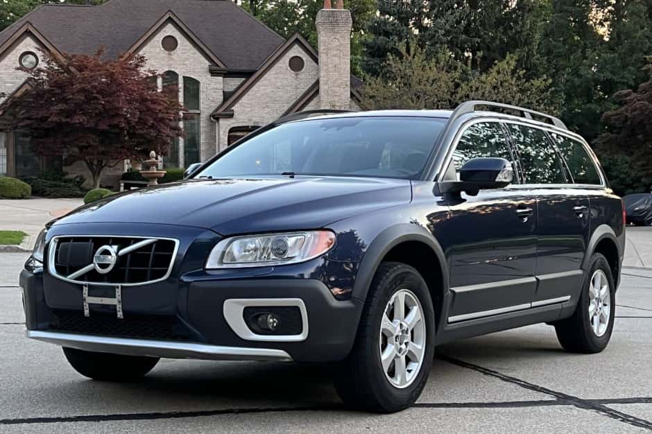 2010 Volvo XC70 sold for $18,250