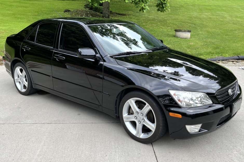 2002 Lexus IS sold for $18,500