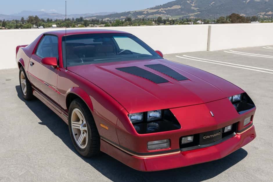 1990 Chevrolet Camaro 3rd Generation 1982-1992 sold for $18,250