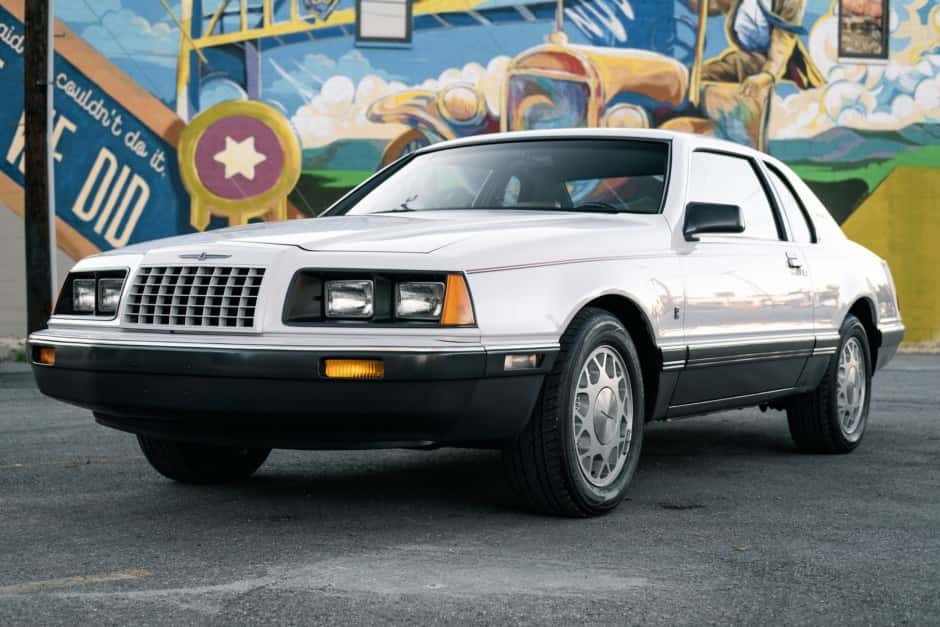 1984 Ford Thunderbird (1983-1988) sold for $10,900