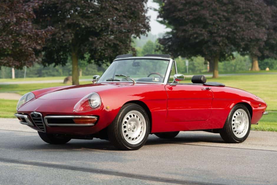 1969 Alfa Romeo 105/115 Spider Series 1 sold for $52,000