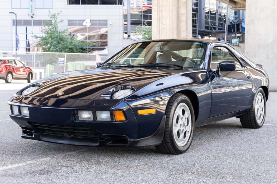 1985 Porsche 928 sold for $24,250