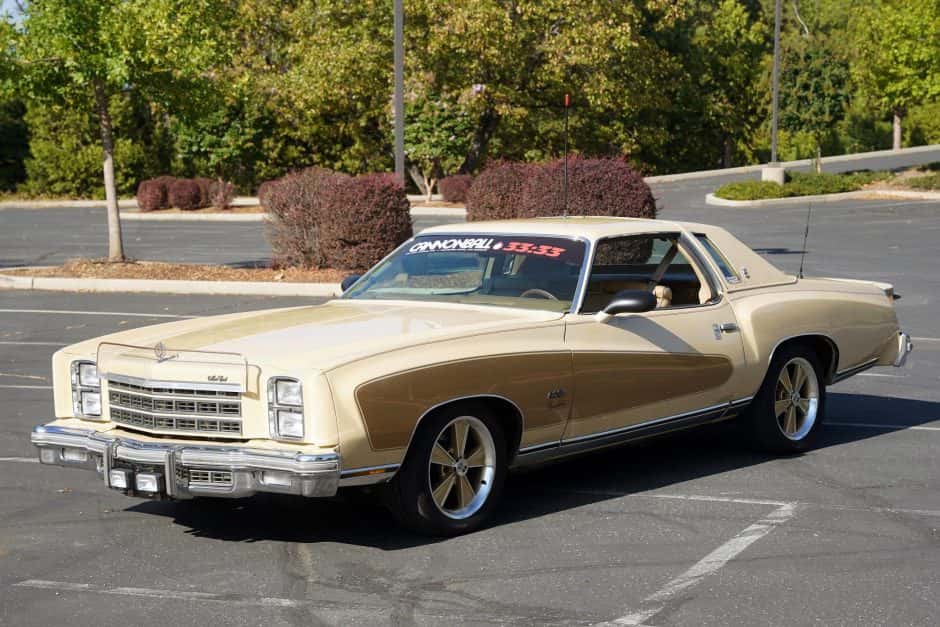 1977 Chevrolet Monte Carlo sold for $13,656