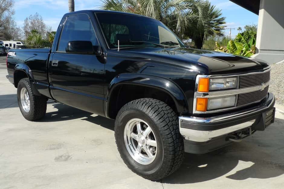 1990 Chevrolet C/K GMT400 (1988-2002) sold for $17,750