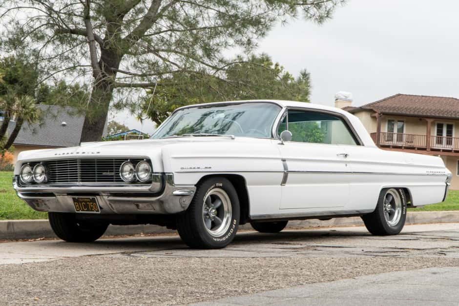 1962 Oldsmobile 88 sold for $16,312