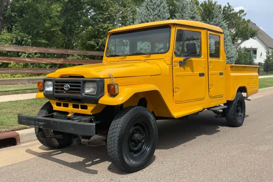 1990 Toyota Land Cruiser FJ40 sold for $25,250