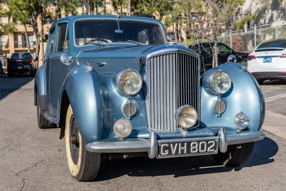 1953 Bentley R-Type sold for $8,600