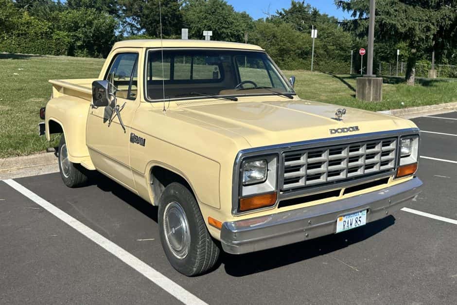 1985 Dodge Ram (1994-2001) sold for $10,100