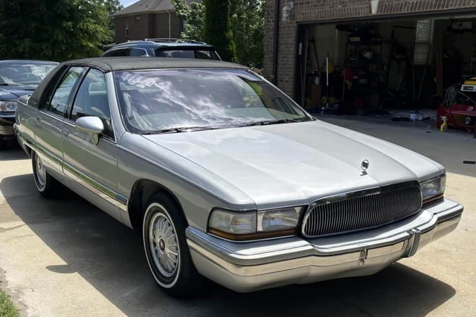 1992 Buick Roadmaster sold for $7,700