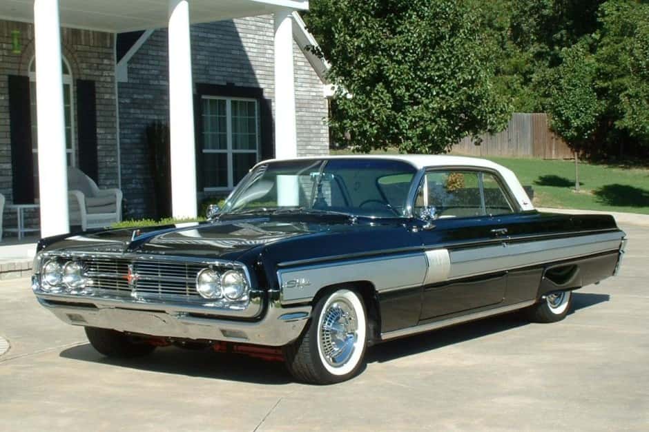 1962 Oldsmobile Starfire sold for $40,000