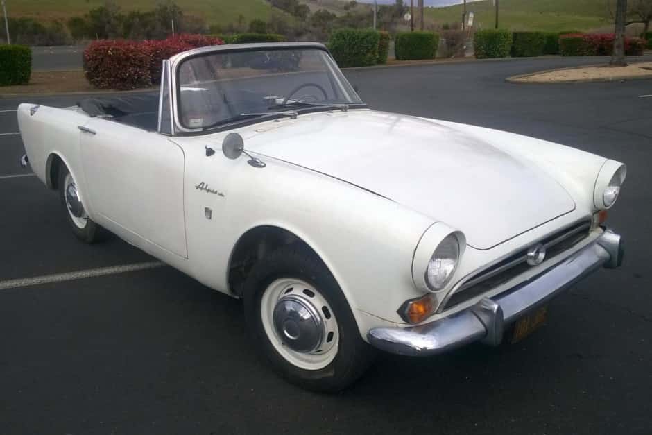 1966 Sunbeam Alpine sold for $5,850