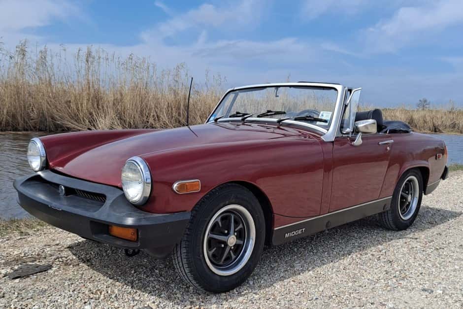 1977 MG Midget sold for $1,800