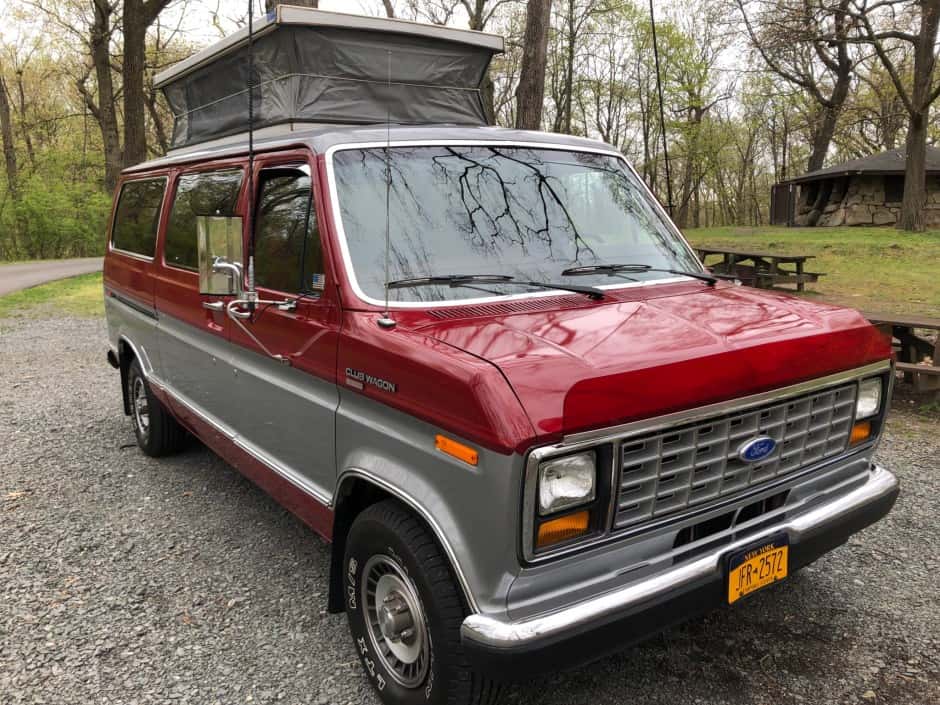 1989 Ford Econoline Van sold for $11,250
