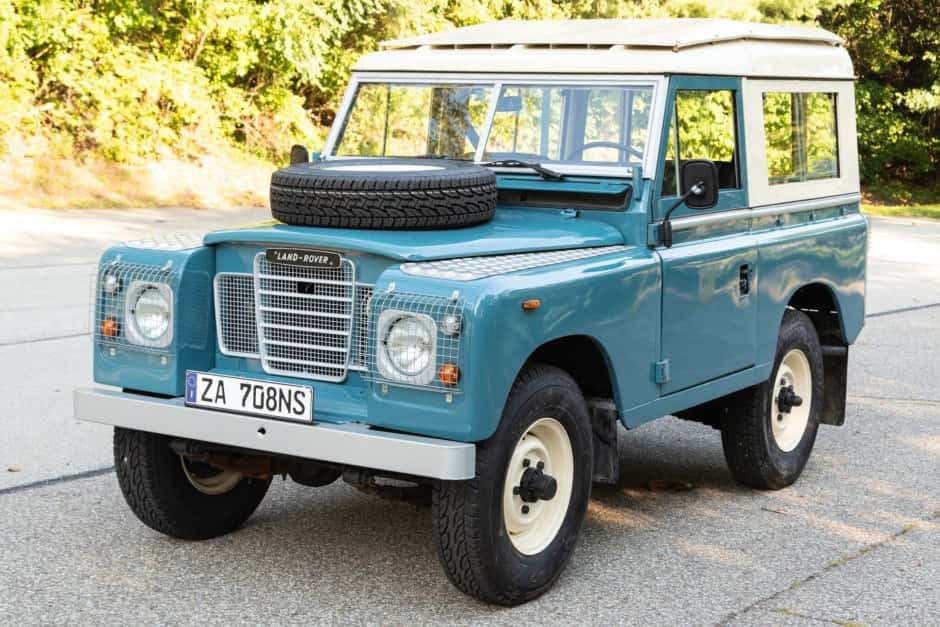 1982 Land Rover Series 88 sold for $26,750