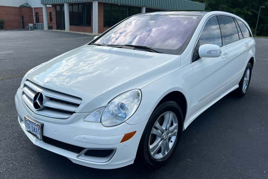 2006 Mercedes-Benz W251 R-Class sold for $10,000