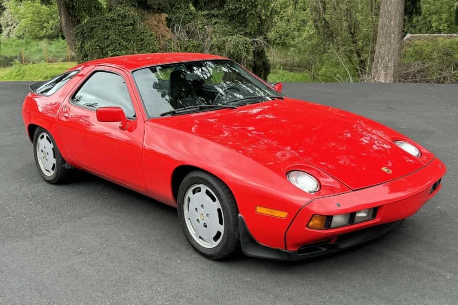 1985 Porsche 928 sold for $15,750
