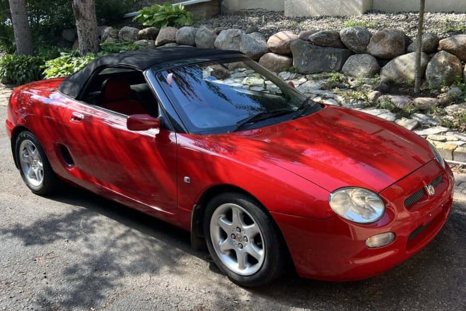 1995 MG  sold for $5,105