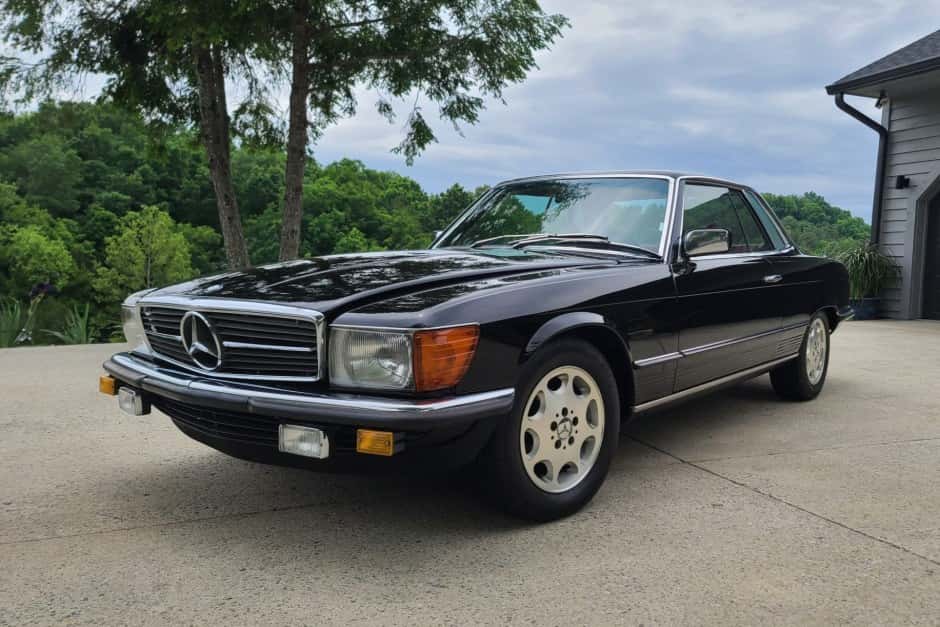 1980 Mercedes-Benz C107 SLC sold for $23,500