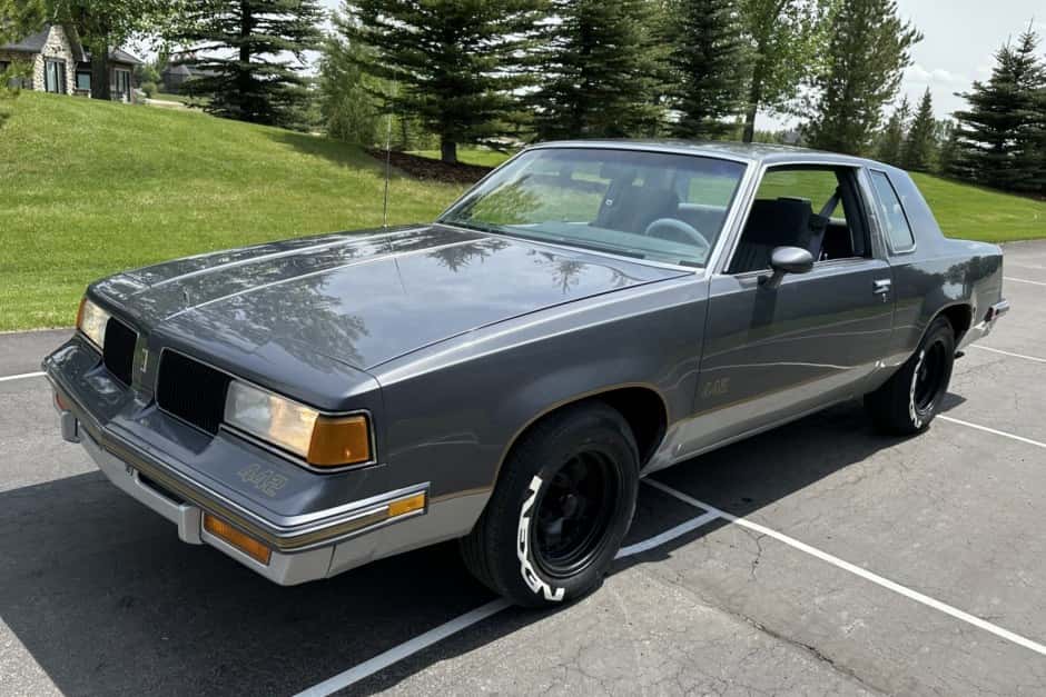 1987 Oldsmobile 442 sold for $9,000