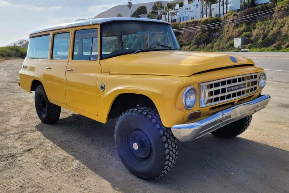 1963 International Harvester Travelall sold for $12,250