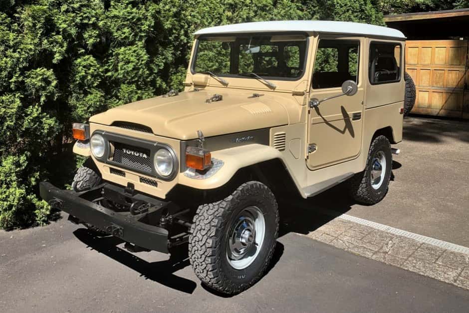 1975 Toyota Land Cruiser FJ40 sold for $29,500