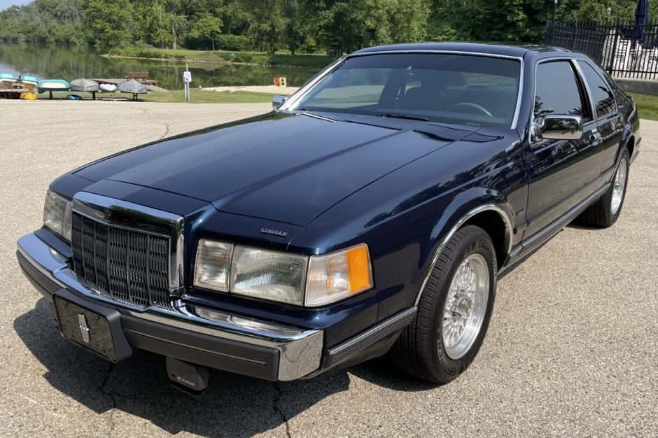 1991 Lincoln Continental Mark VII & Mark VII sold for $11,250