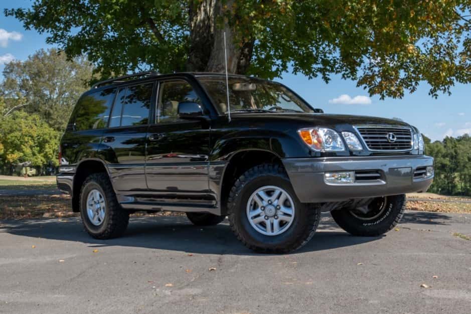 2000 Lexus LX470 sold for $46,000