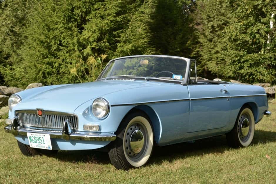 1963 MG MGB sold for $25,400