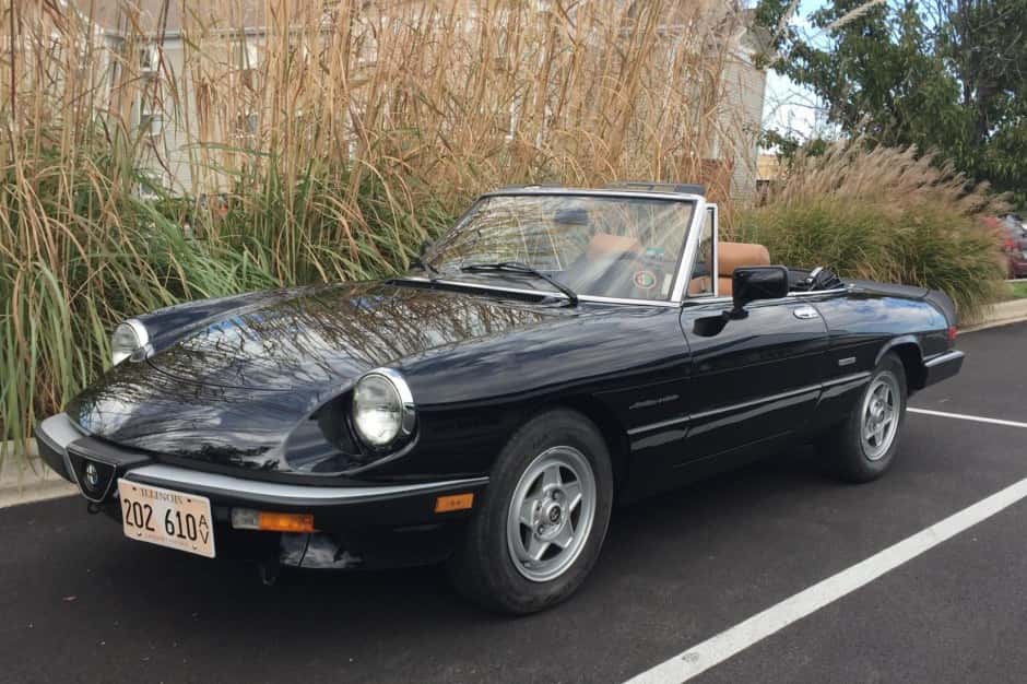 1986 Alfa Romeo 105/115 Spider Series 3 sold for $27,000