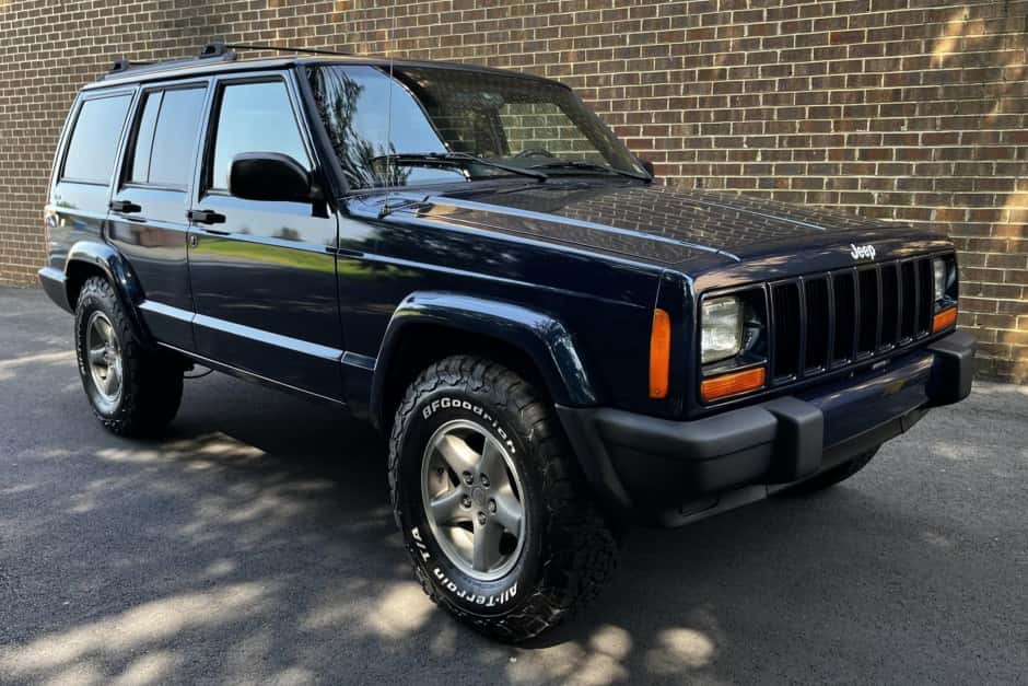 2001 Jeep XJ Cherokee sold for $19,250