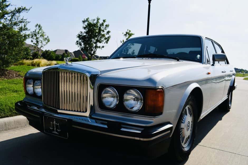 1990 Bentley SZ Saloon sold for $8,600
