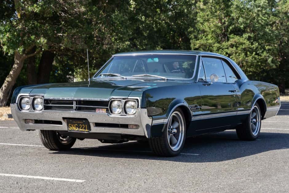 1966 Oldsmobile 442 sold for $31,000