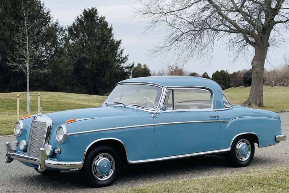 1959 Mercedes-Benz Ponton sold for $77,000